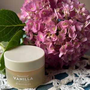👄 Vanilla Lip Mask 👄 NWT 👄